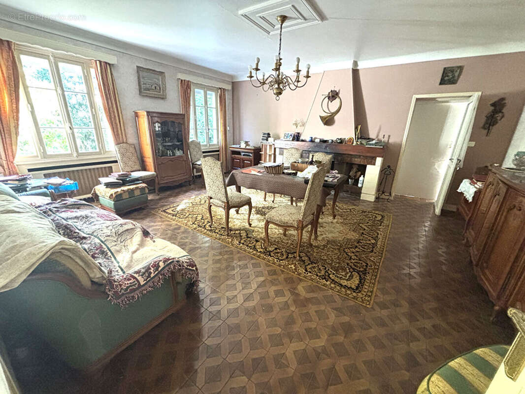 Maison à SAINTE-GENEVIEVE