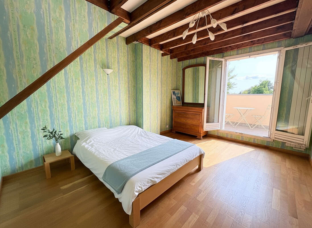 Maison à VERRIERES-LE-BUISSON