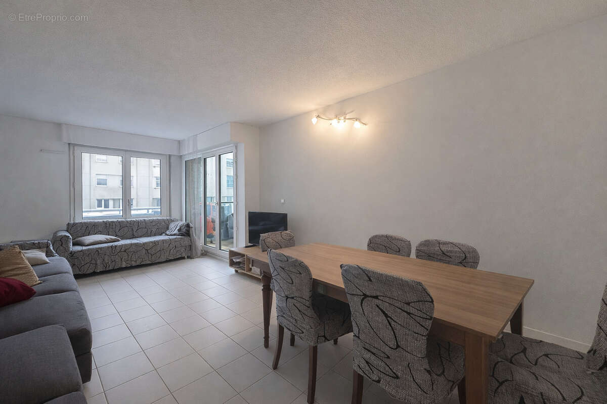 Appartement à MARSEILLE-8E