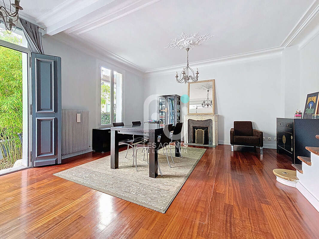 Maison à ASNIERES-SUR-SEINE