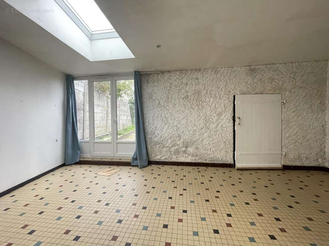 Maison à SARGE-LES-LE-MANS