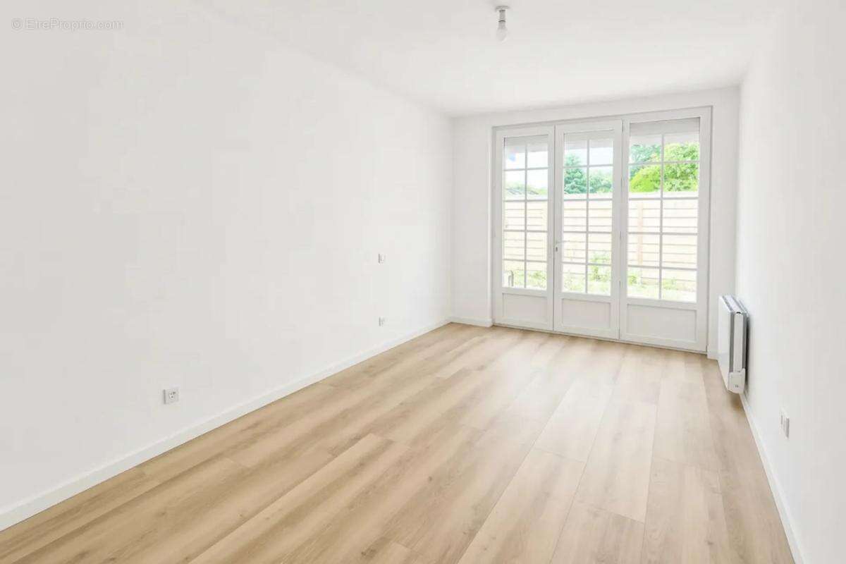 Maison de 8 pièces de 240 m² à Aureilhan - photo 5