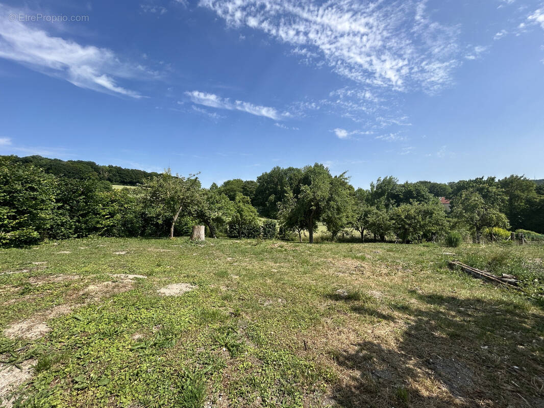 Terrain à POIX-DE-PICARDIE