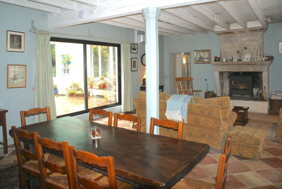 Maison à MONTLIEU-LA-GARDE