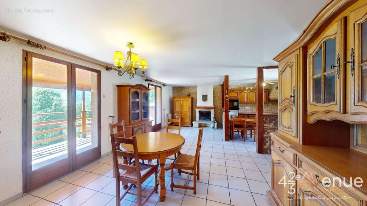 Maison 93 m² à Unieux  - photo 2