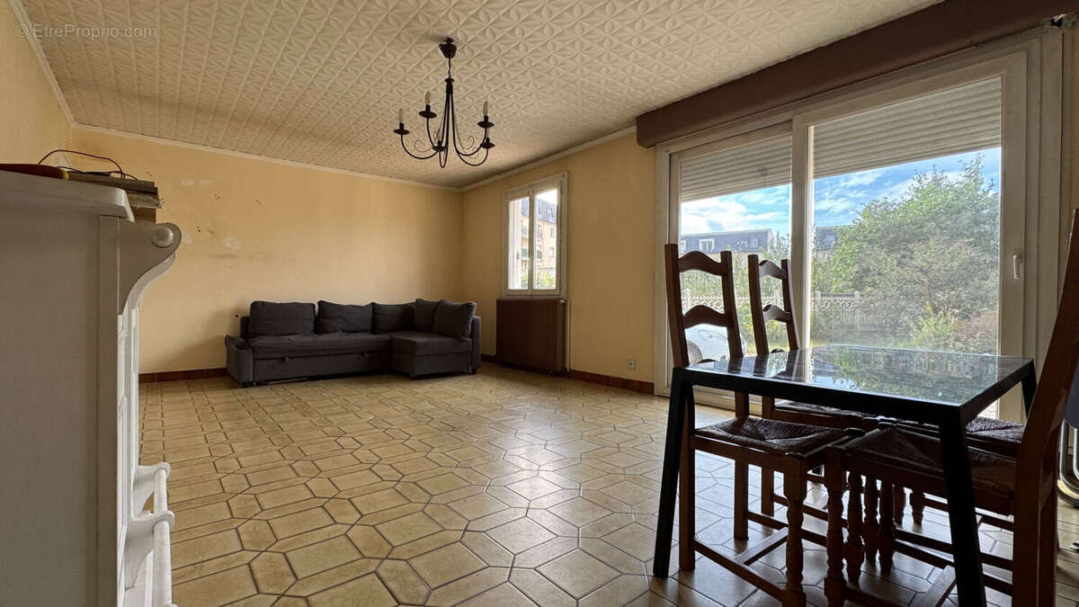 Maison à TREMBLAY-EN-FRANCE