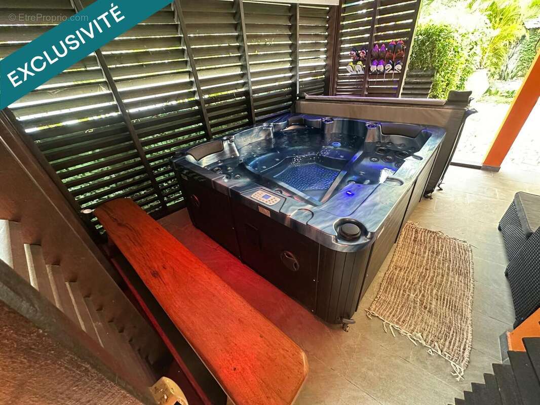 Photo 6 - Maison à REMIRE-MONTJOLY