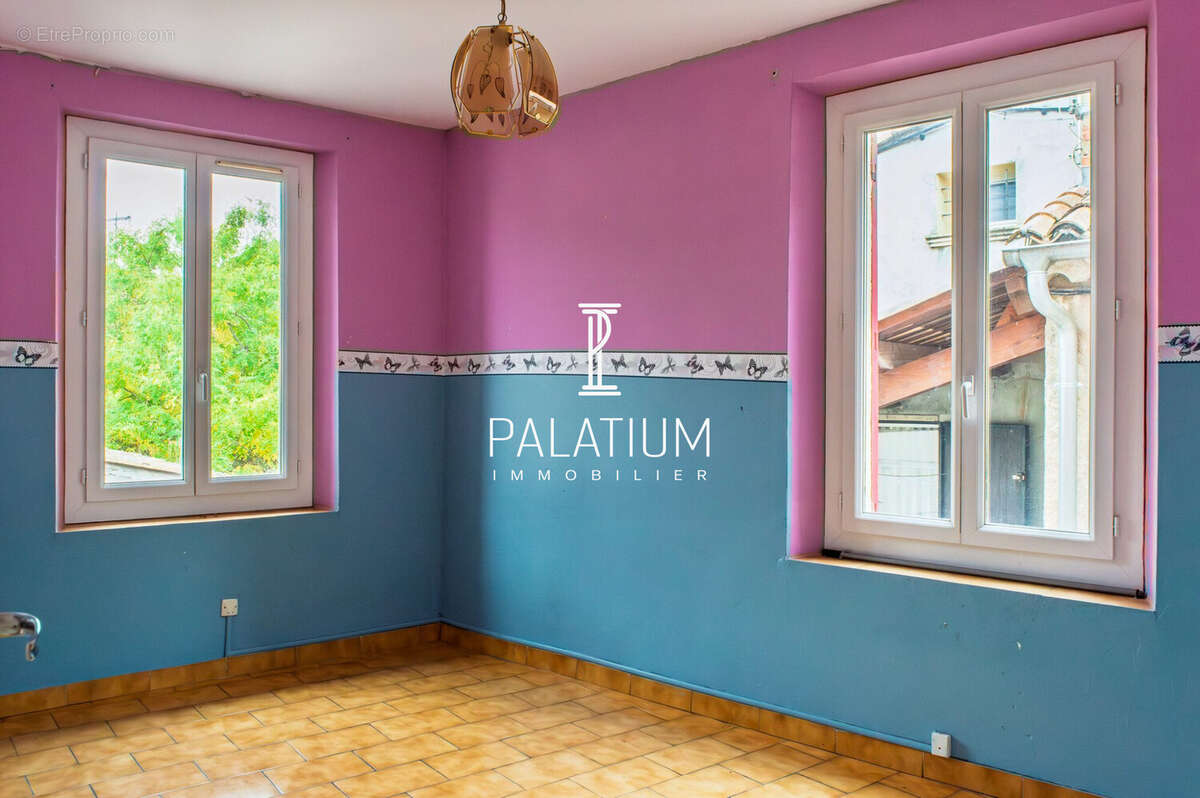 Appartement à PEYRUIS