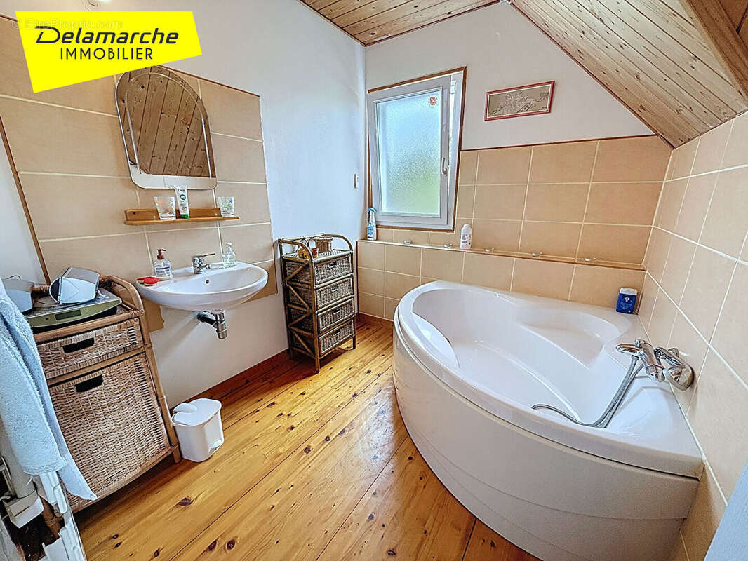 A vendre maison avec dépendances à la chapelle cecelin - photo 11