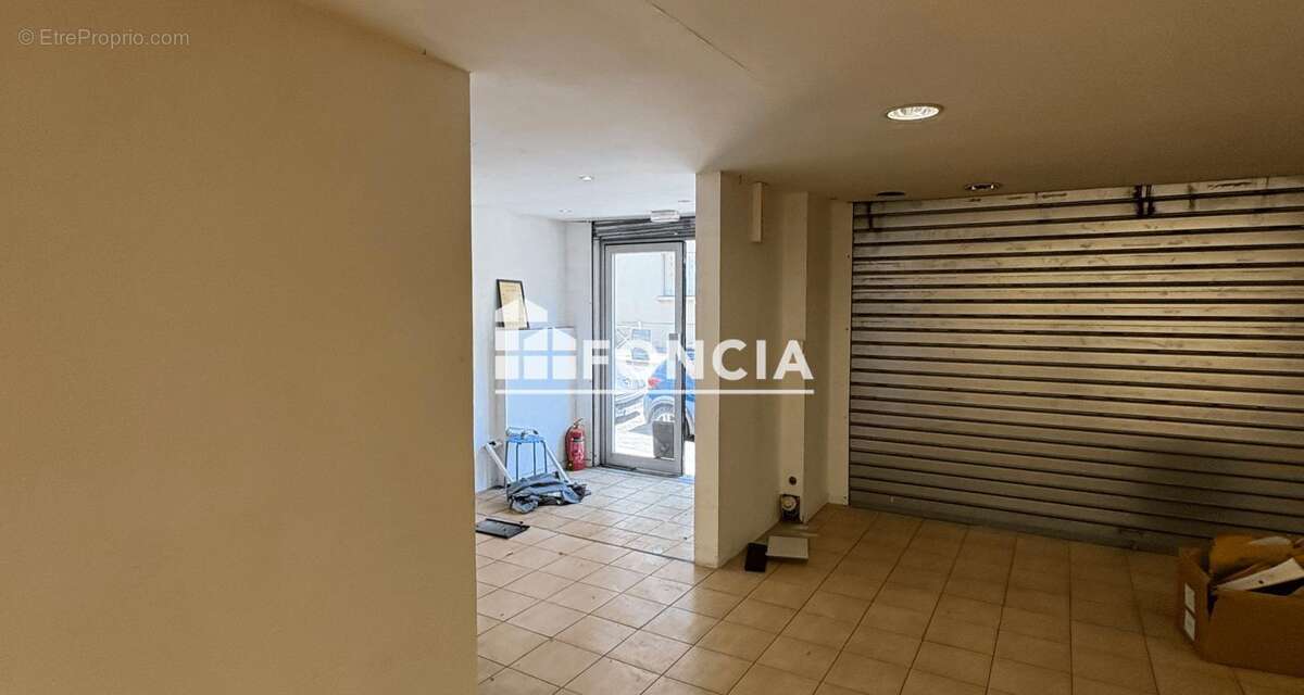 Local commercial 127 M2, quartier Saint Roch rez de chaussée avec vitrine - photo 5