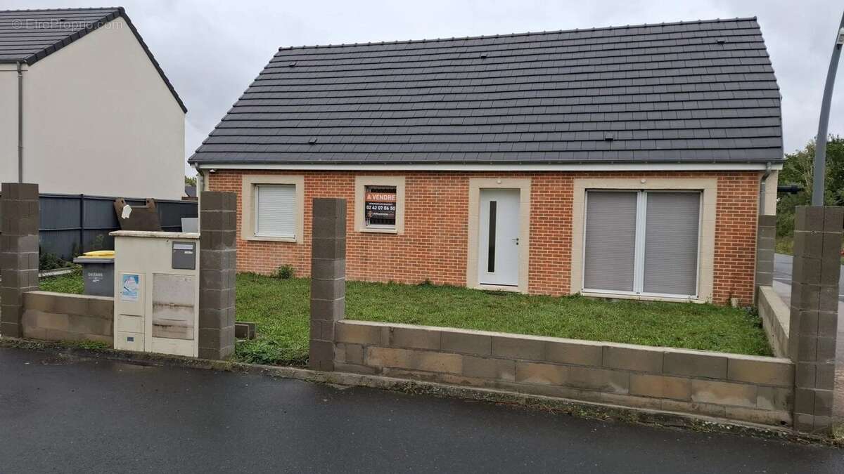 Maison à SAINT-JEAN-DE-LA-RUELLE