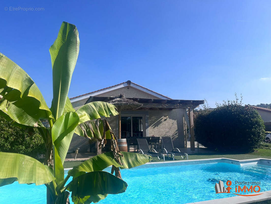 Maison à SAINT-BONNET-LES-OULES