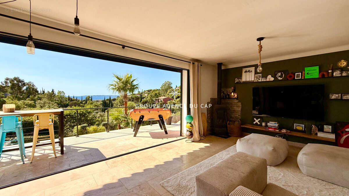 Maison à LES ISSAMBRES