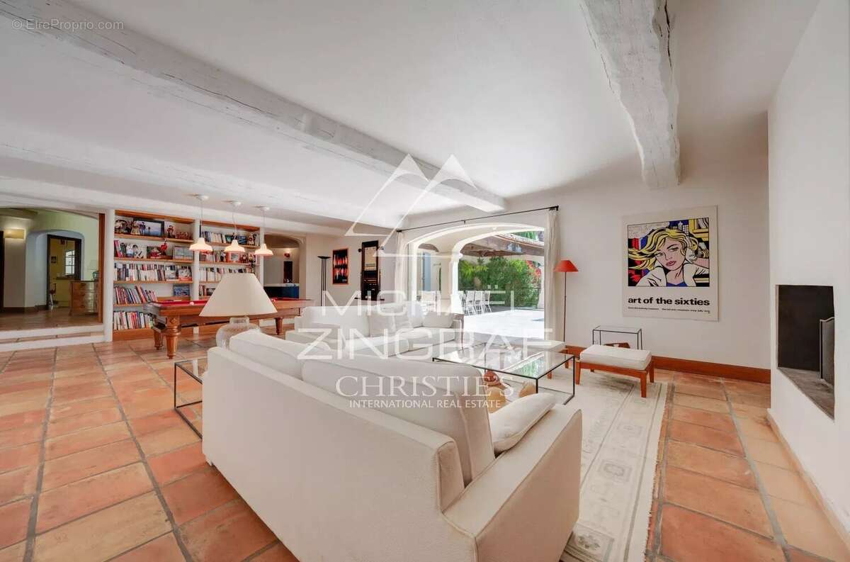 Exclusivité Propriété avec 3 villas, piscine et tennis - photo 6