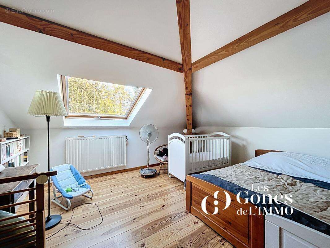 RARE Maison familiale , 6 chambres , jardin paysager et pisc - photo 14