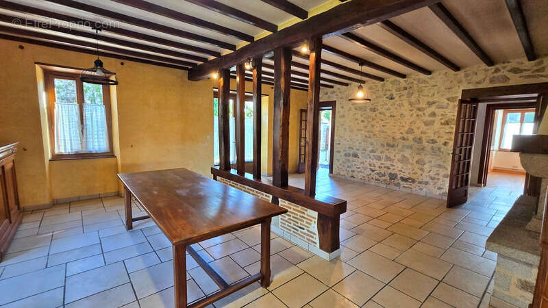 Maison à SAINT-JUNIEN