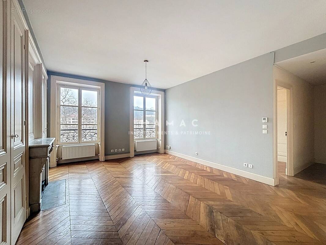 Appartement à LYON-9E