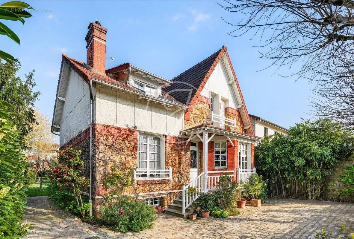 Maison à LE VESINET