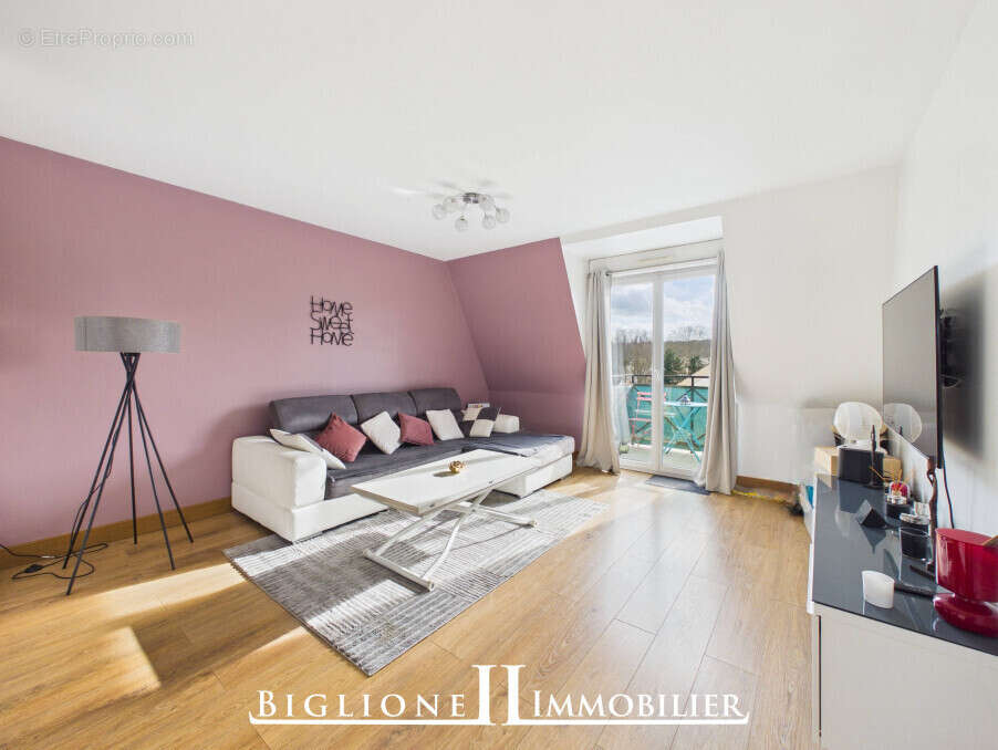 Appartement à VAUJOURS
