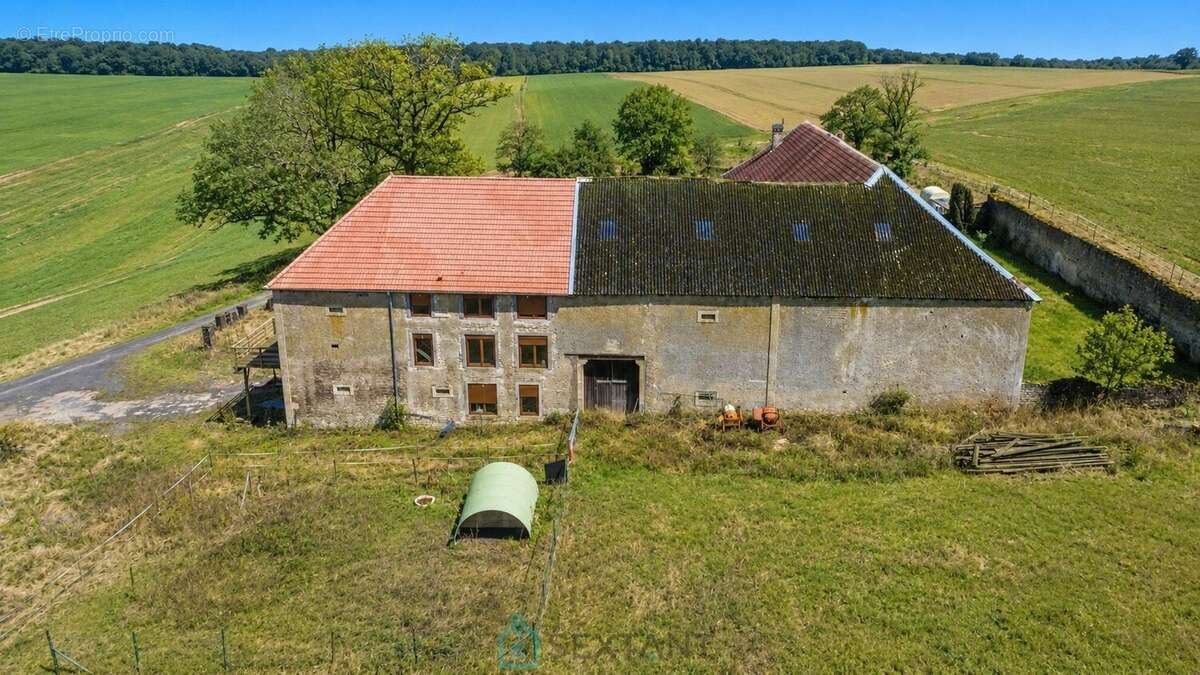 Maison à BREHAIN-LA-VILLE