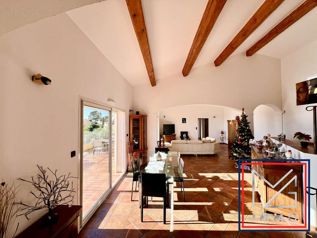 Maison 285 m² à Toulon  - photo 4