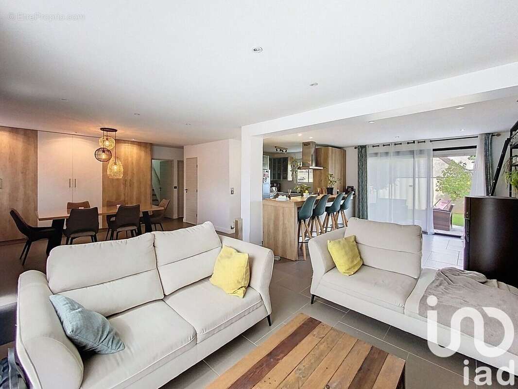 Photo 3 - Maison à CHEVRY-COSSIGNY