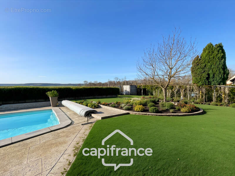 Maison à SAINT-POUANGE