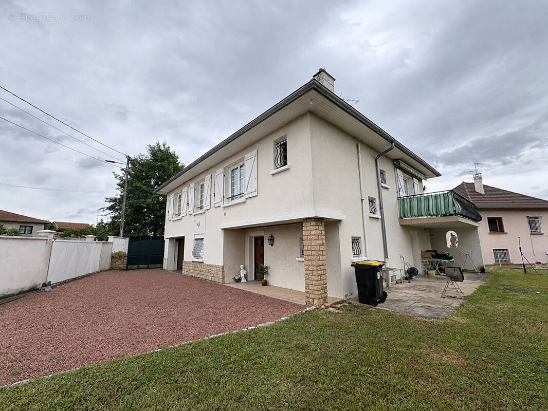 Maison à MABLY