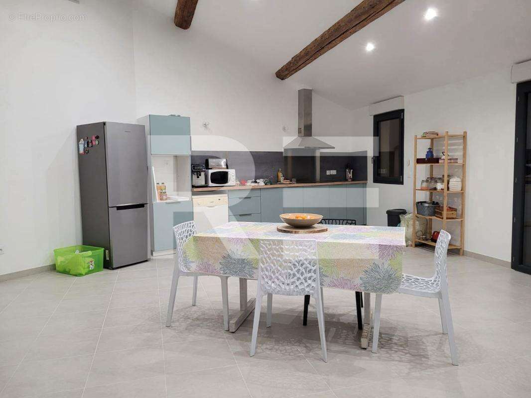À VENDRE – Ensemble immobilier composé de deux maisons à Saint-Christol - photo 7