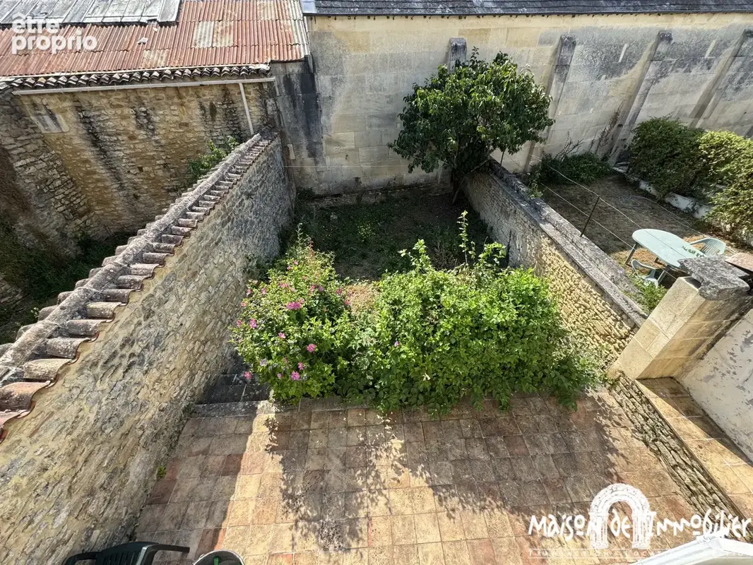 A vendre à VAL-DE-COGNAC - Ensemble immobilier de deux logements - photo 4