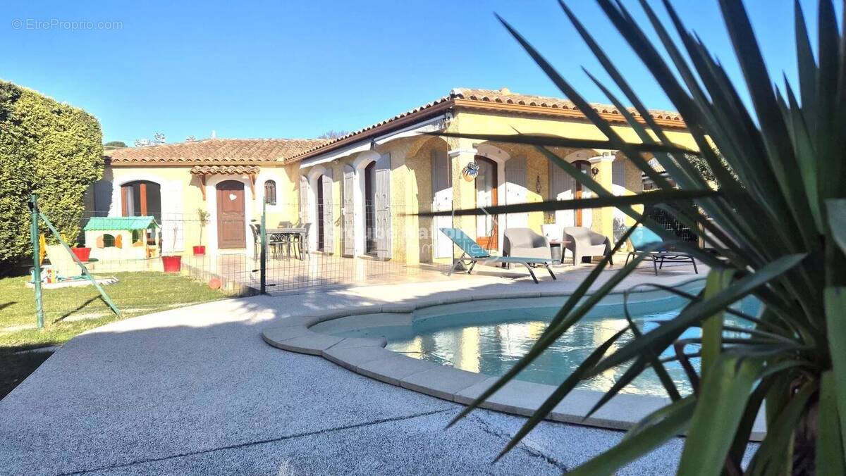 Maison à LES ANGLES