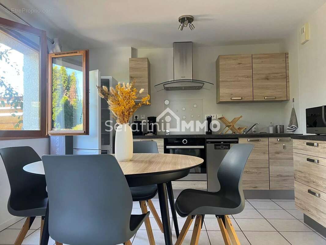 Appartement à POISY