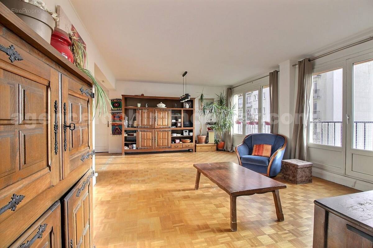 exposio_133365865 - Appartement à SAINT-MAUR-DES-FOSSES