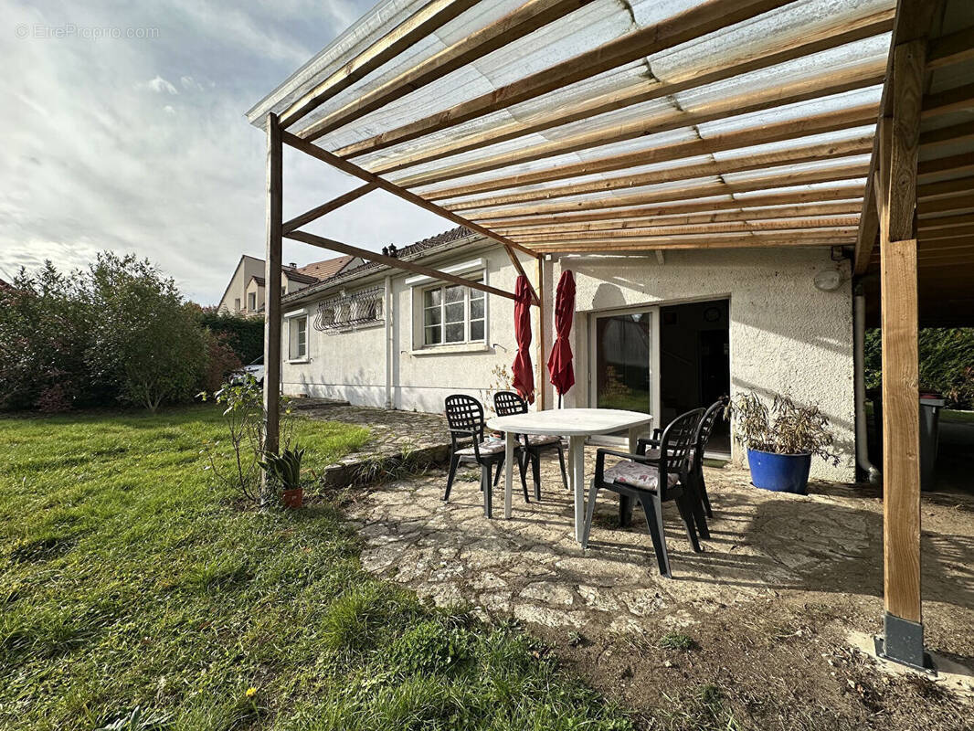 Maison à SAINT-REMY-LES-CHEVREUSE
