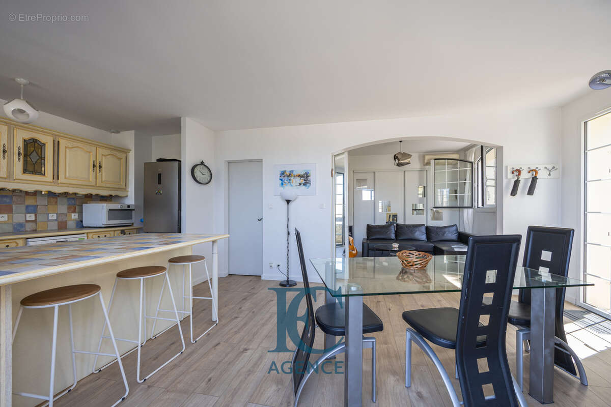 Appartement à SAINT-CYR-SUR-MER
