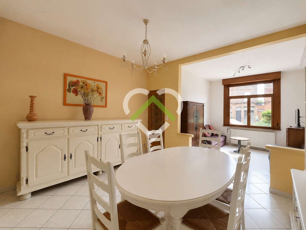 Maison à vendre Lille FIVES / HELLEMMES située sur une charmante placette au calme - photo 3