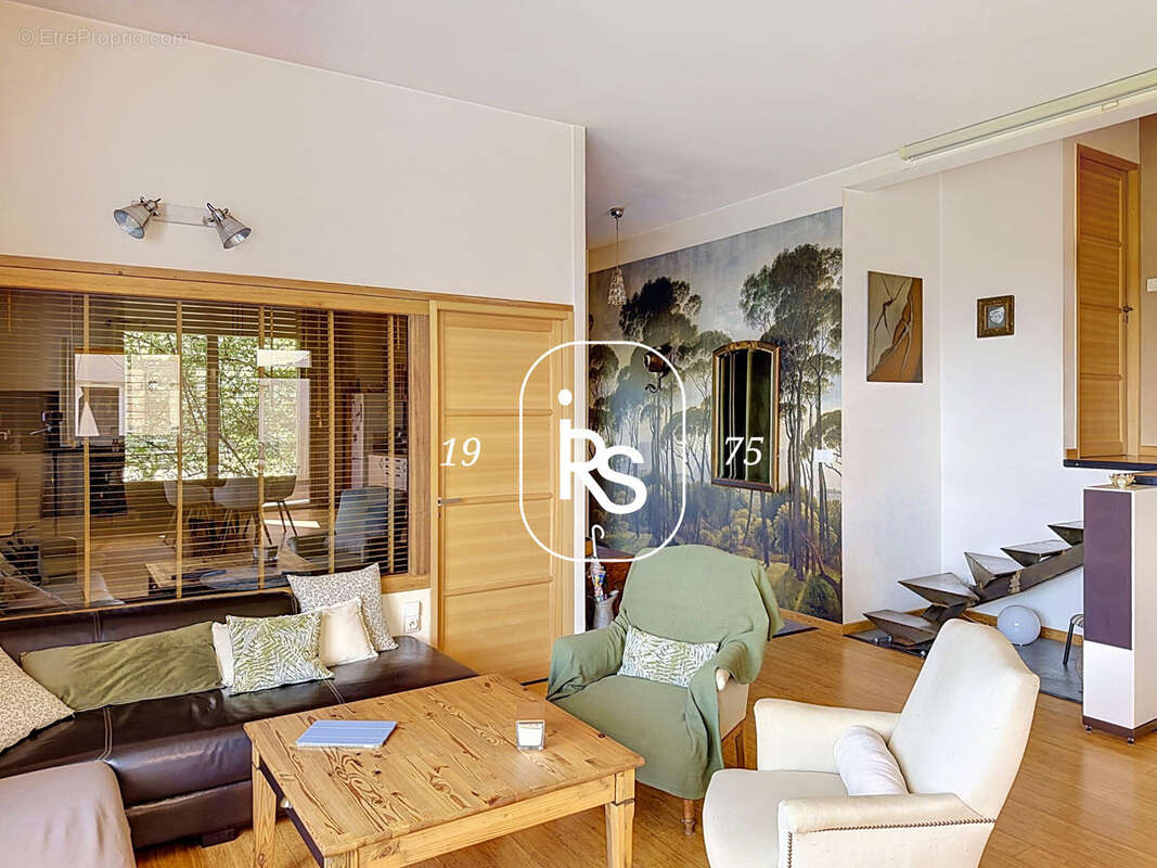 Maison contemporaine  de 112 m2 habitables avec dépendance 38 m2, vue panoramique et terrain de 4295 m2. - photo 9