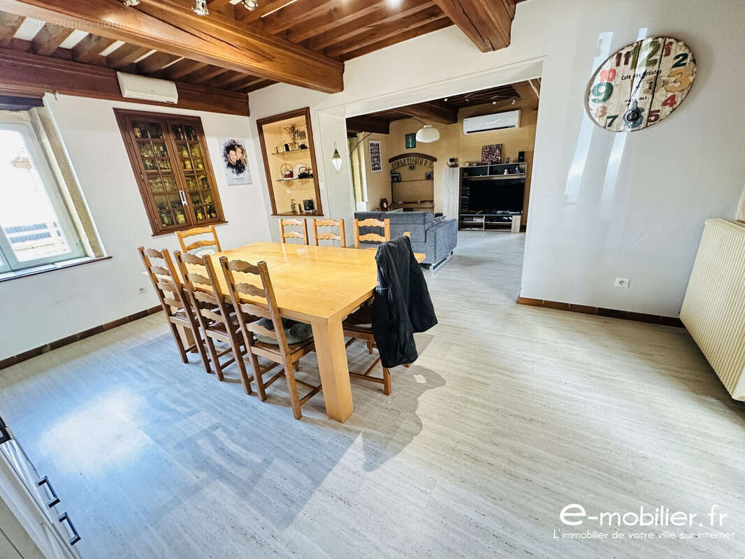 Maison à SAINT-DENIS-DE-CABANNE