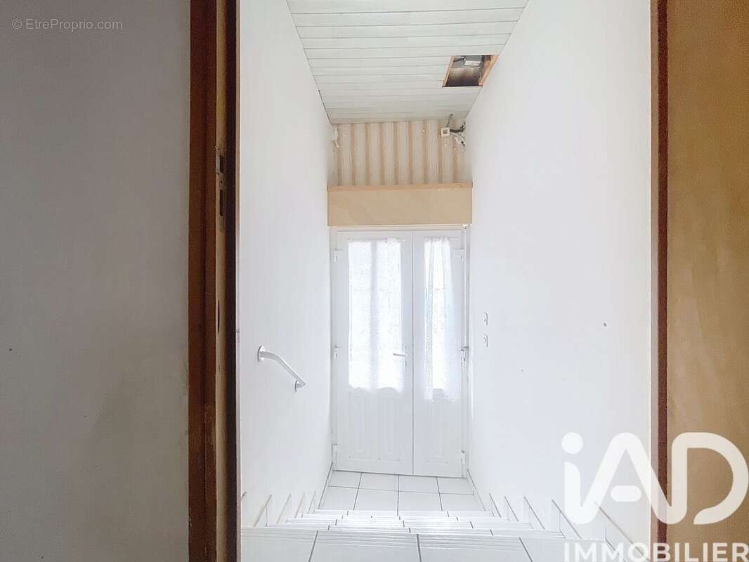 Photo 2 - Maison à SAINT-CARADEC