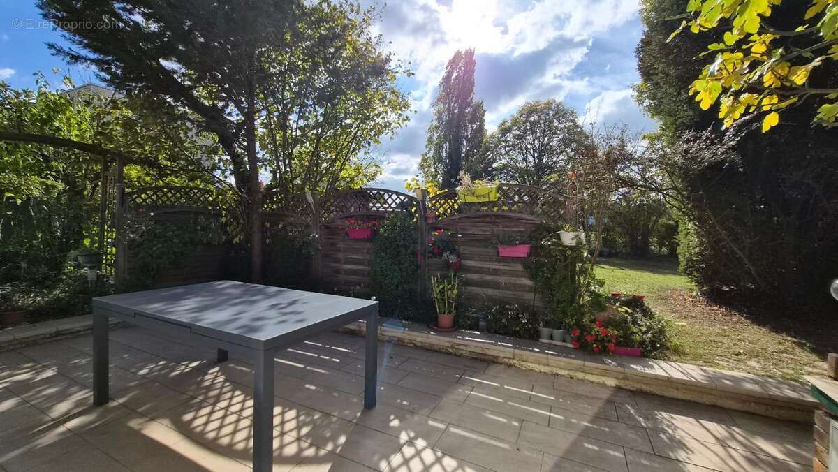 Maison à SAINT-GERMAIN-LES-ARPAJON