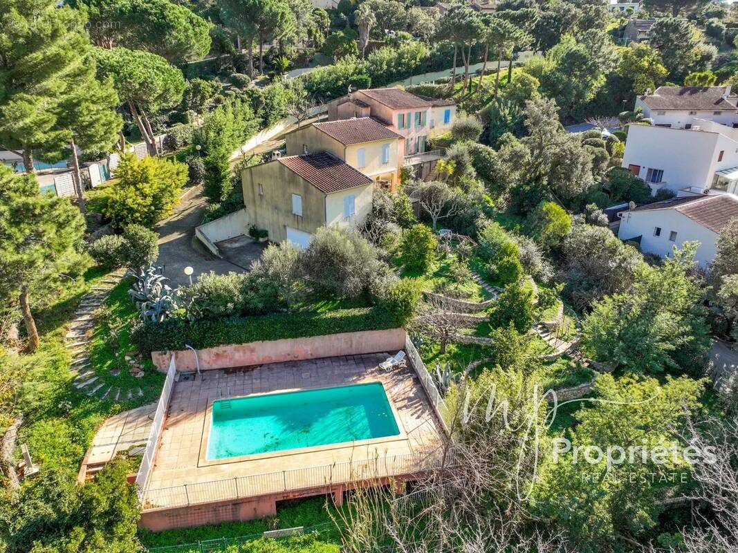 Maison à RAYOL-CANADEL-SUR-MER