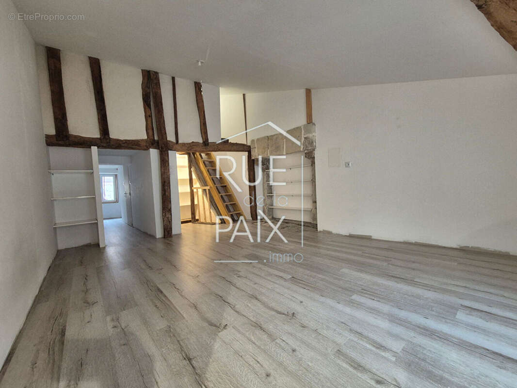 Immeuble Mixte LOUDUN CENTRE-VILLE 106 m² - 4 Pièces - photo 8