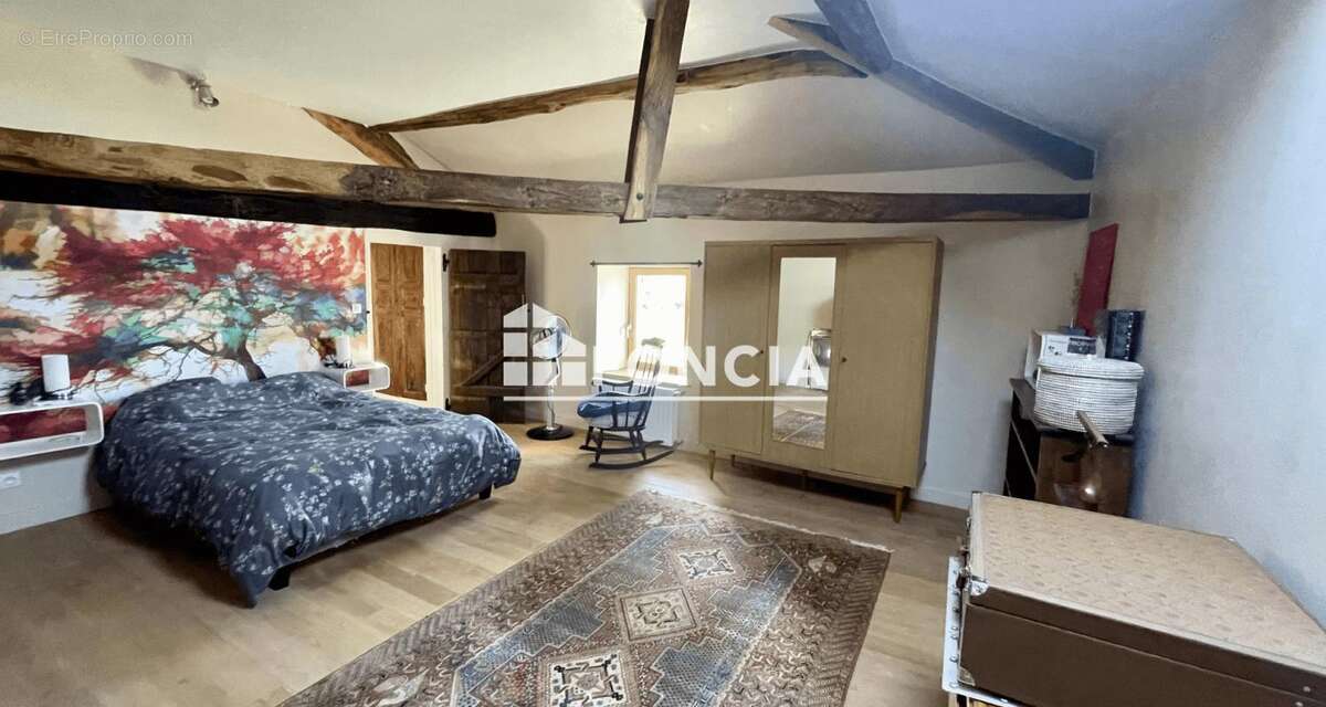Maison à LA CHAPELLE-POUILLOUX