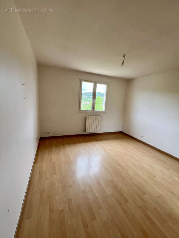 Maison à LAROQUE-DE-FA