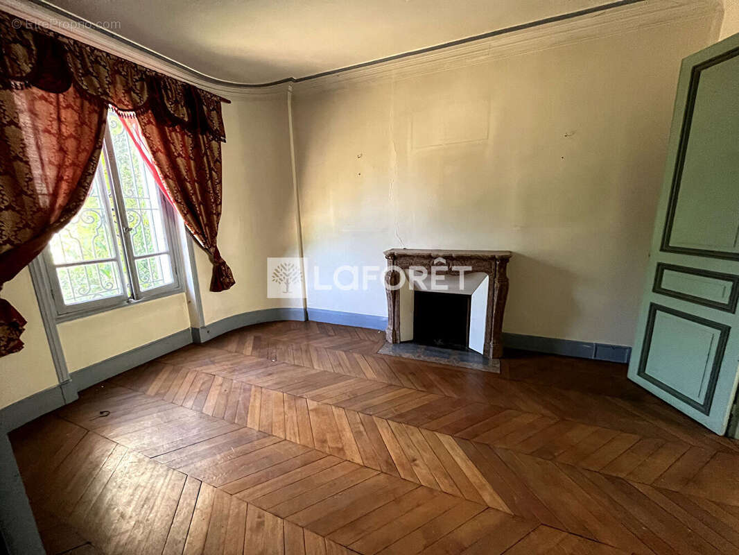 Maison à LES MUREAUX