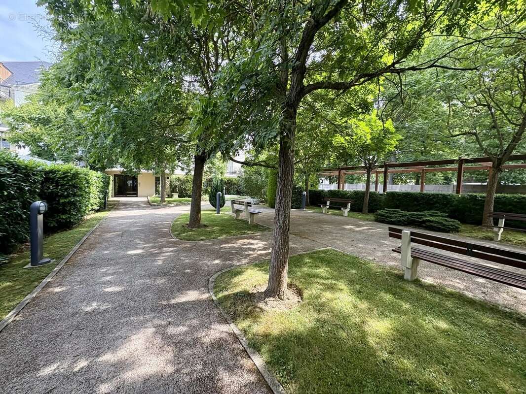 Appartement à LE PLESSIS-TREVISE