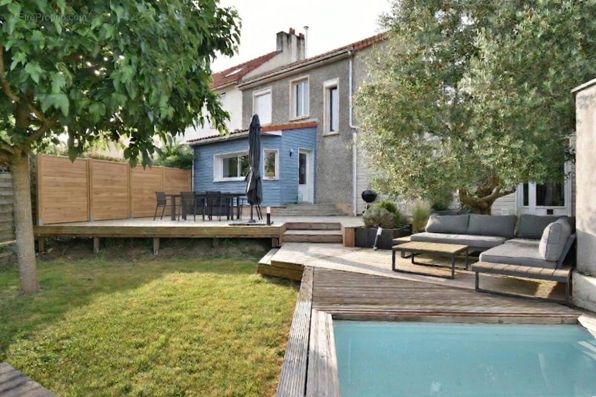 Maison à LE MAY-SUR-EVRE