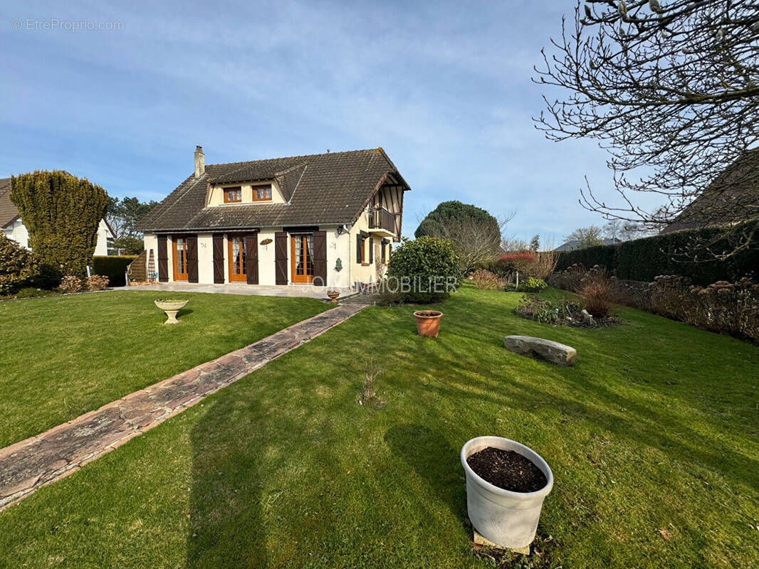 Maison à SAINT-MARTIN-EN-CAMPAGNE