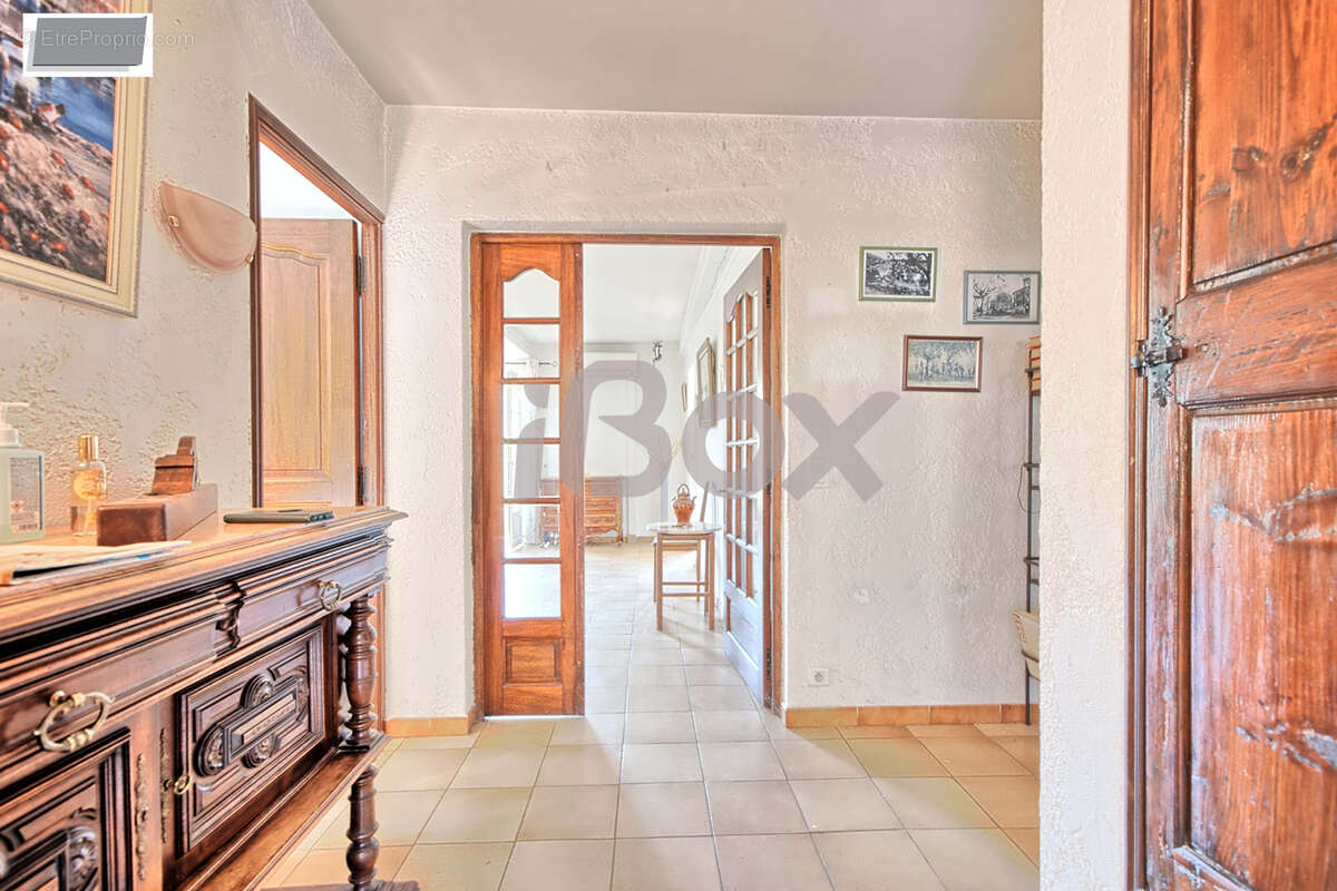 Maison à SOLLIES-TOUCAS