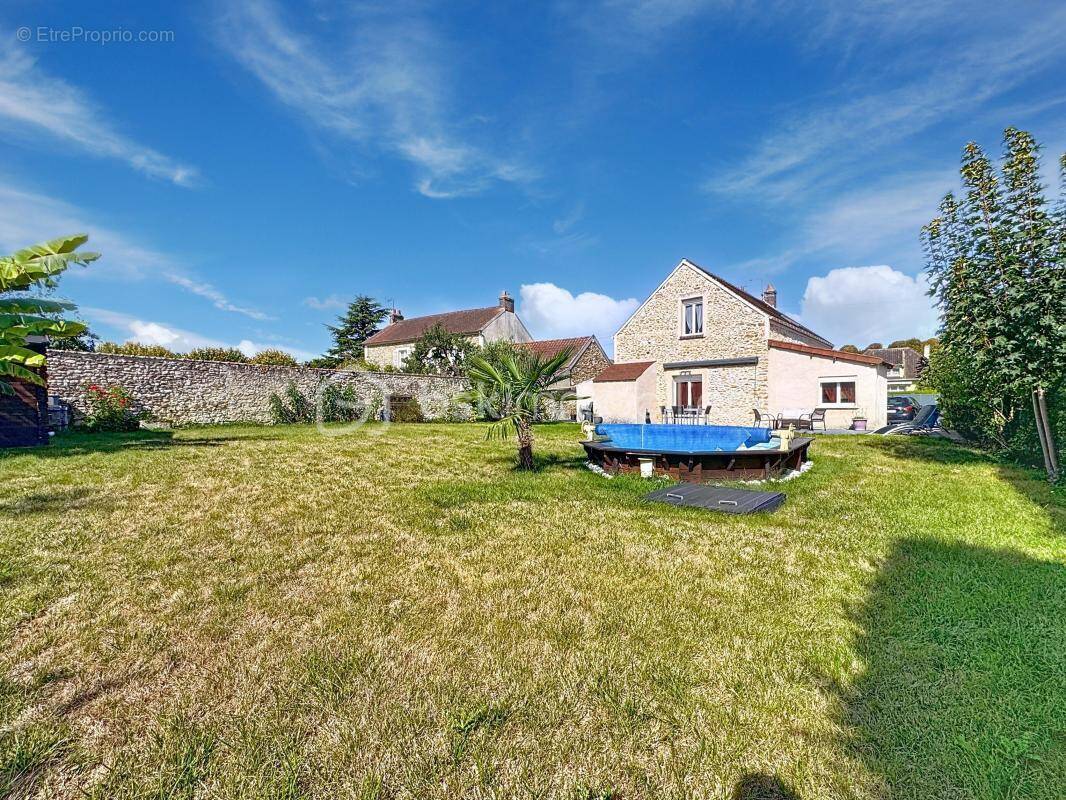 Maison à GARANCIERES